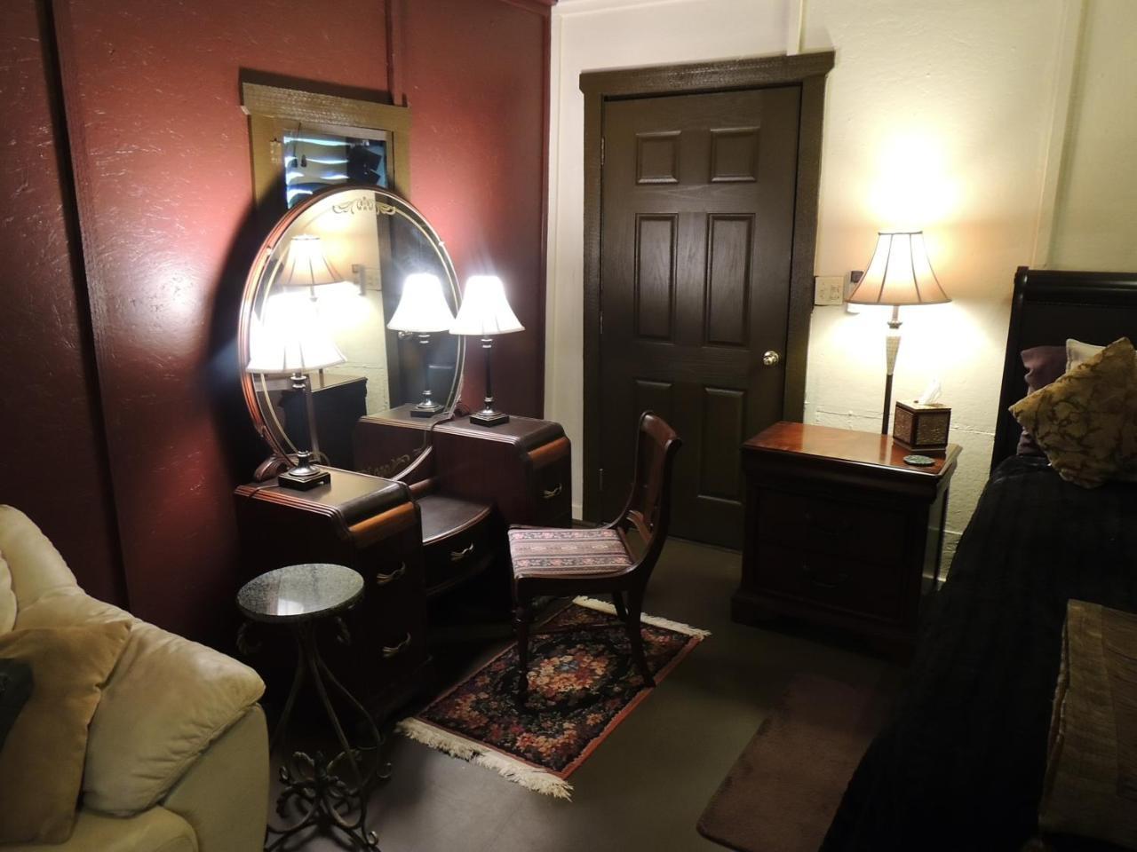 מלון Fort Scott Lyons Twin Mansions מראה חיצוני תמונה